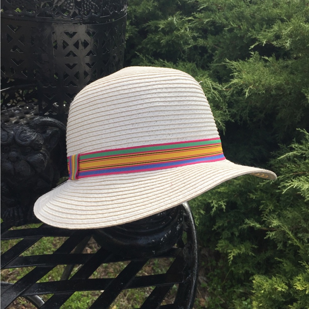 Striped Ribbon Cream Hat - Picture 7 of 8